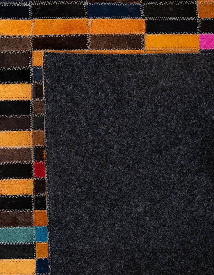 Detail image of 5' 1 x 8' Cowhide - Patchwork Rug
