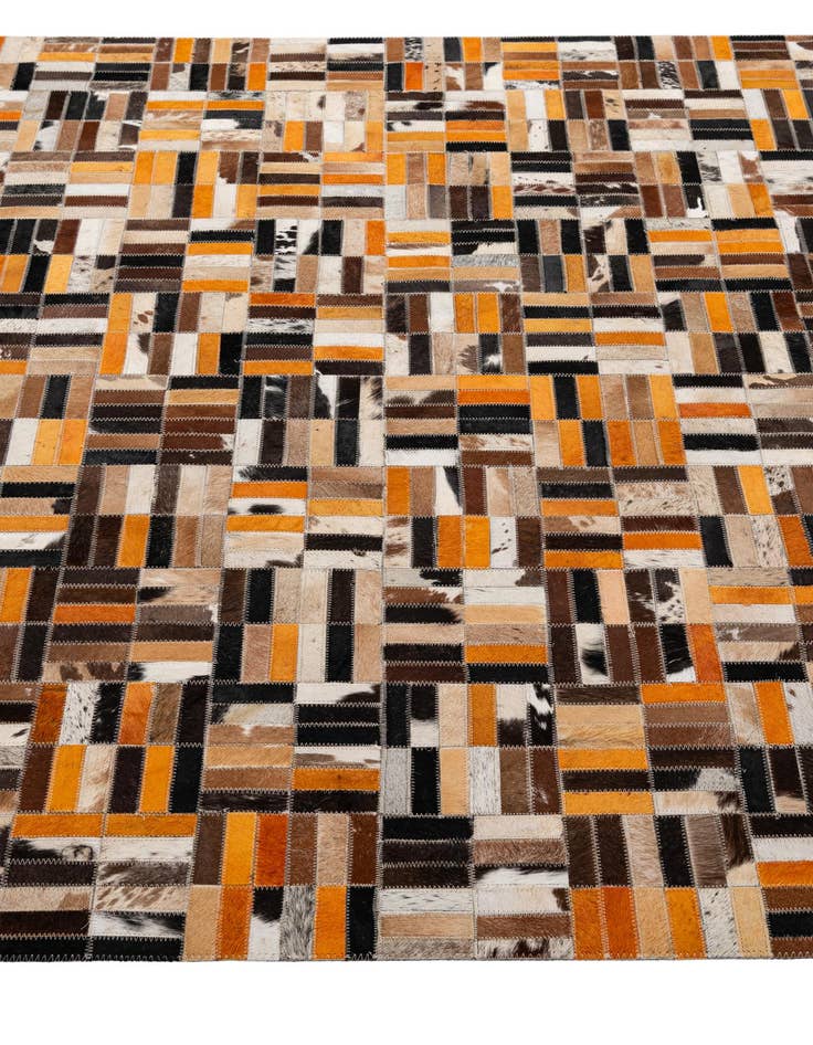 Detail image of 5' 1 x 8' Cowhide - Patchwork Rug
