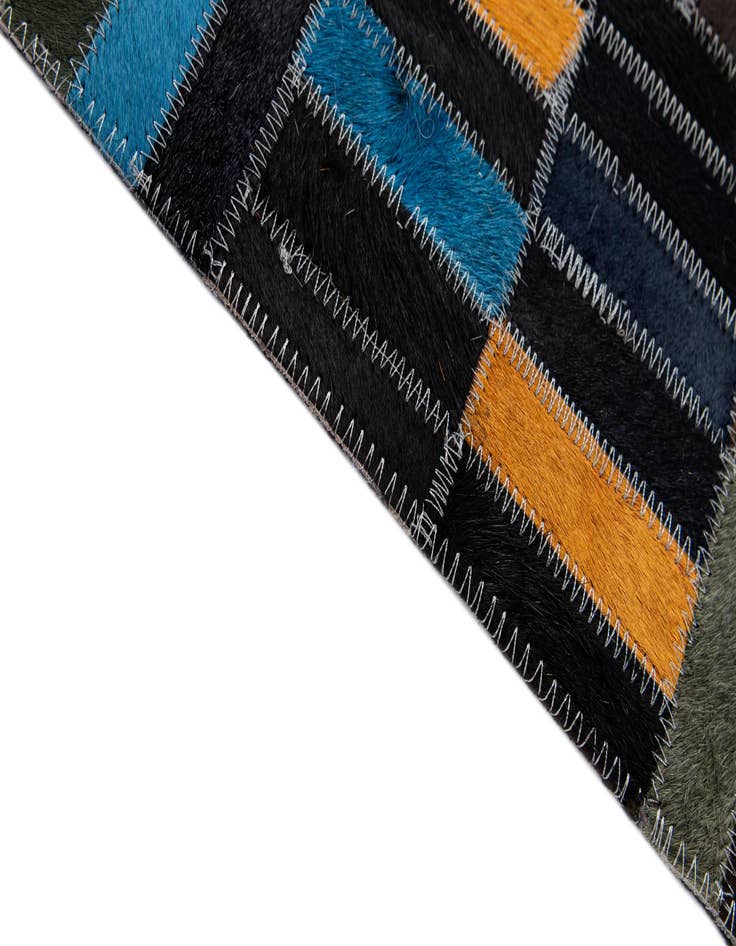 Detail image of 4' 11 x 8' Cowhide - Patchwork Rug