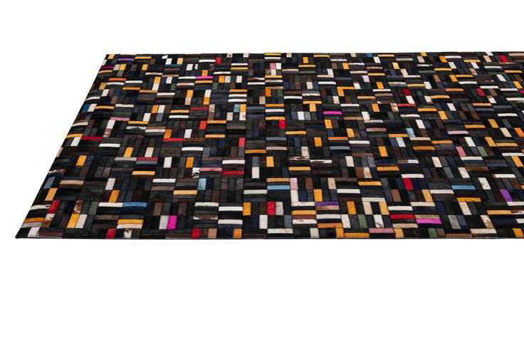 Detail image of 5' 1 x 8' Cowhide - Patchwork Rug