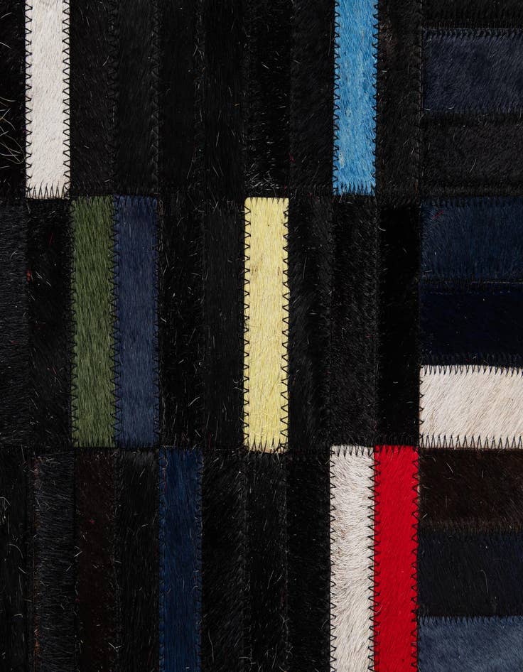 Detail image of 5' 1 x 8' 1 Cowhide - Patchwork Rug