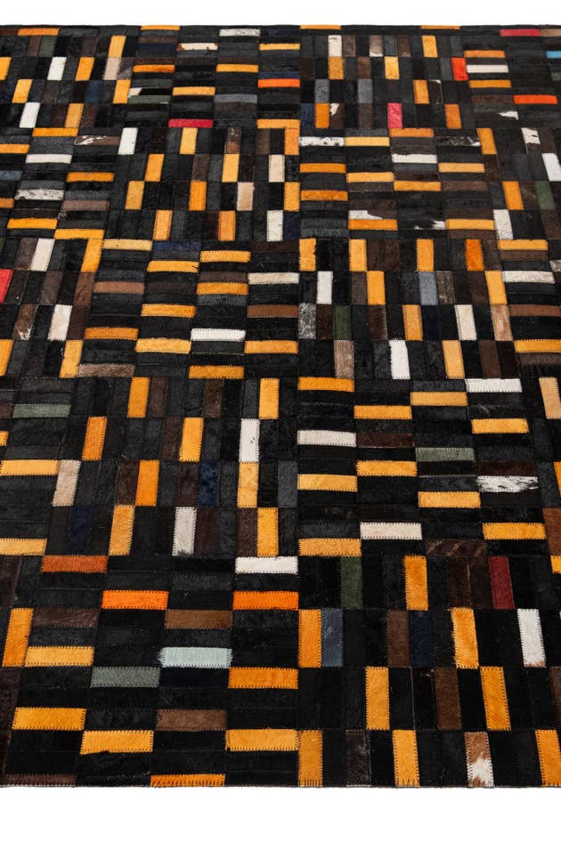 Detail image of 5' 1 x 8' 2 Cowhide - Patchwork Rug