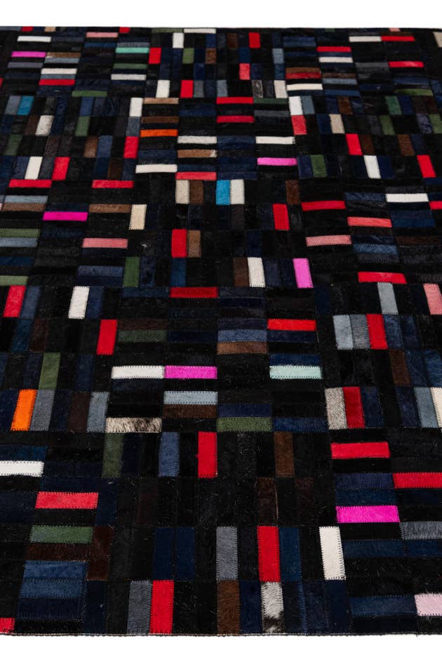 Detail image of 5' 1 x 7' 11 Cowhide - Patchwork Rug
