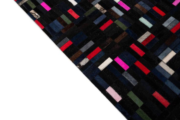 Detail image of 5' 1 x 7' 11 Cowhide - Patchwork Rug