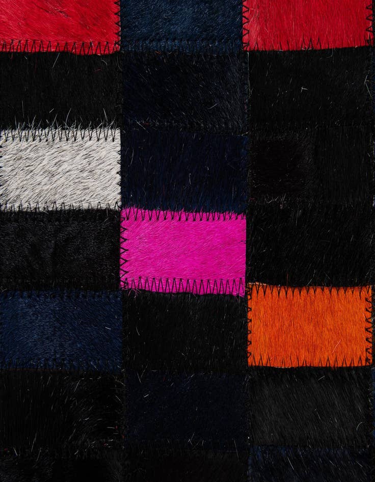 Detail image of 5' 2 x 7' 11 Cowhide - Patchwork Rug