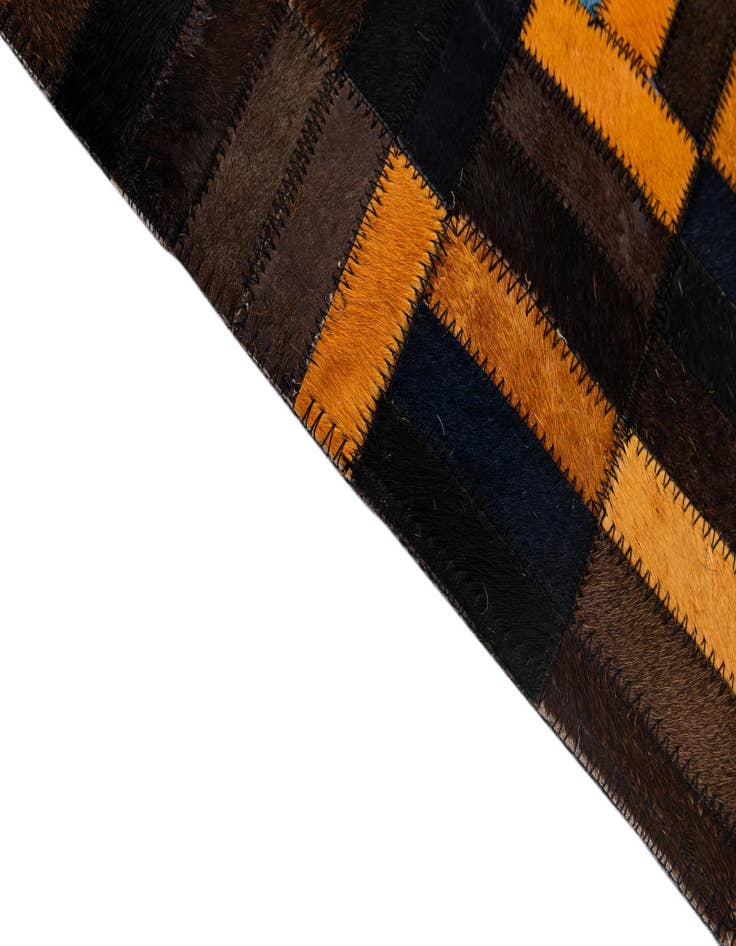 Detail image of 5' x 7' 11 Cowhide - Patchwork Rug