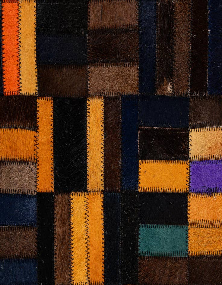 Detail image of 5' x 7' 11 Cowhide - Patchwork Rug