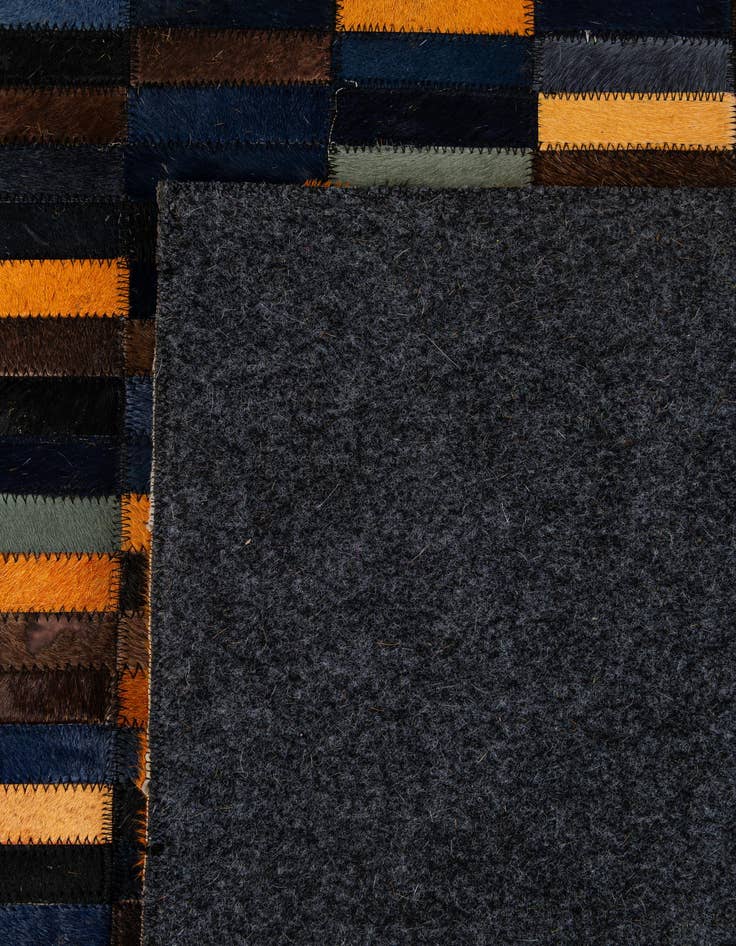 Detail image of 5' x 7' 11 Cowhide - Patchwork Rug