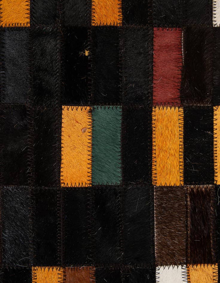 Detail image of 5' 2 x 7' 11 Cowhide - Patchwork Rug