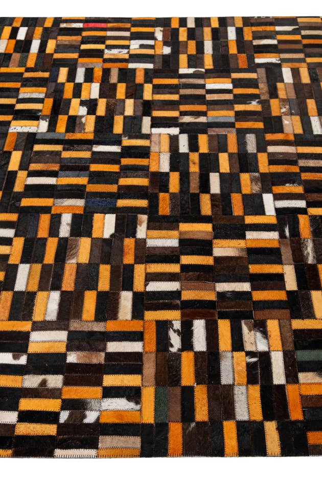 Detail image of 5' x 7' 11 Cowhide - Patchwork Rug