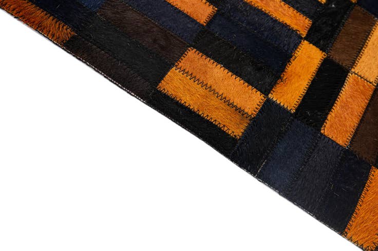 Detail image of 4' 11 x 7' 11 Cowhide - Patchwork Rug