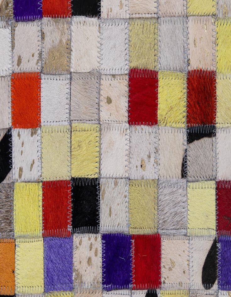 Detail image of 5' 1 x 8' Cowhide - Patchwork Rug