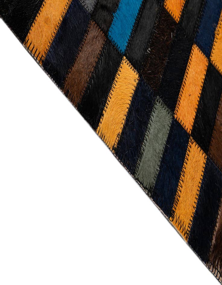 Detail image of 5' 3 x 8' Cowhide - Patchwork Rug