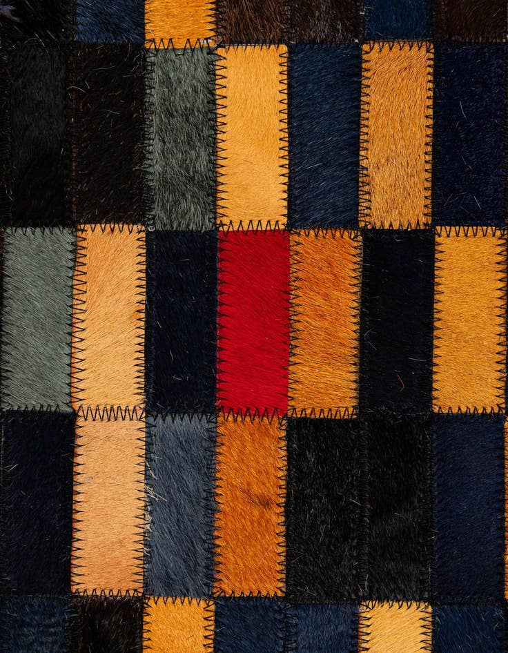 Detail image of 5' 3 x 8' Cowhide - Patchwork Rug