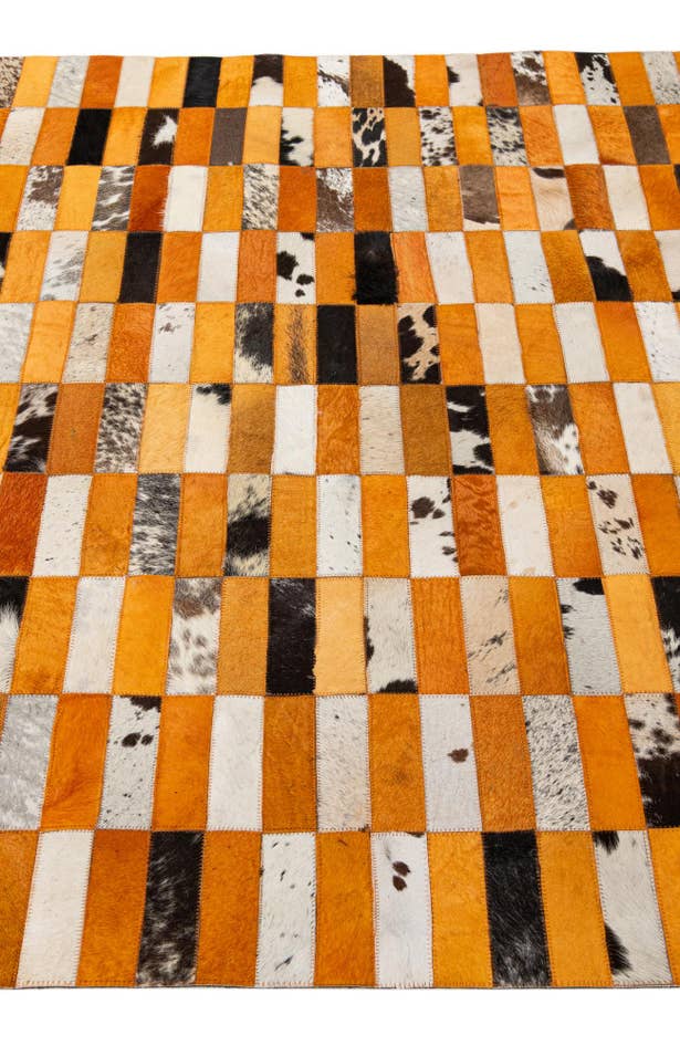 Detail image of 5' x 7' 11 Cowhide - Patchwork Rug