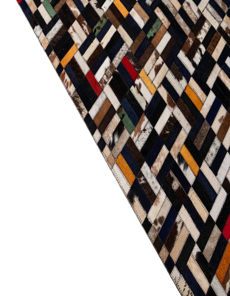 Detail image of 5' x 7' 11 Cowhide - Patchwork Rug