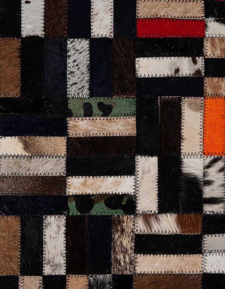 Detail image of 5' x 7' 11 Cowhide - Patchwork Rug