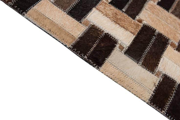 Detail image of 5' x 7' 10 Cowhide - Patchwork Rug