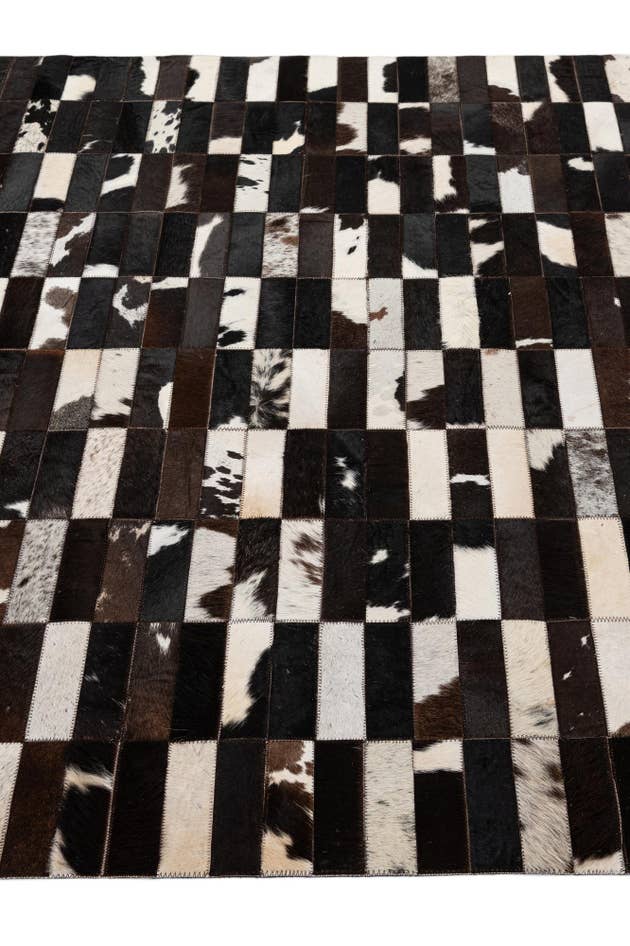 Detail image of 5' x 7' 11 Cowhide - Patchwork Rug