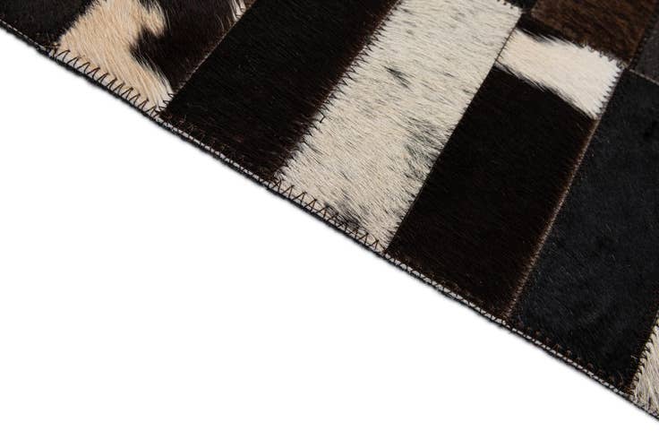 Detail image of 5' x 7' 11 Cowhide - Patchwork Rug