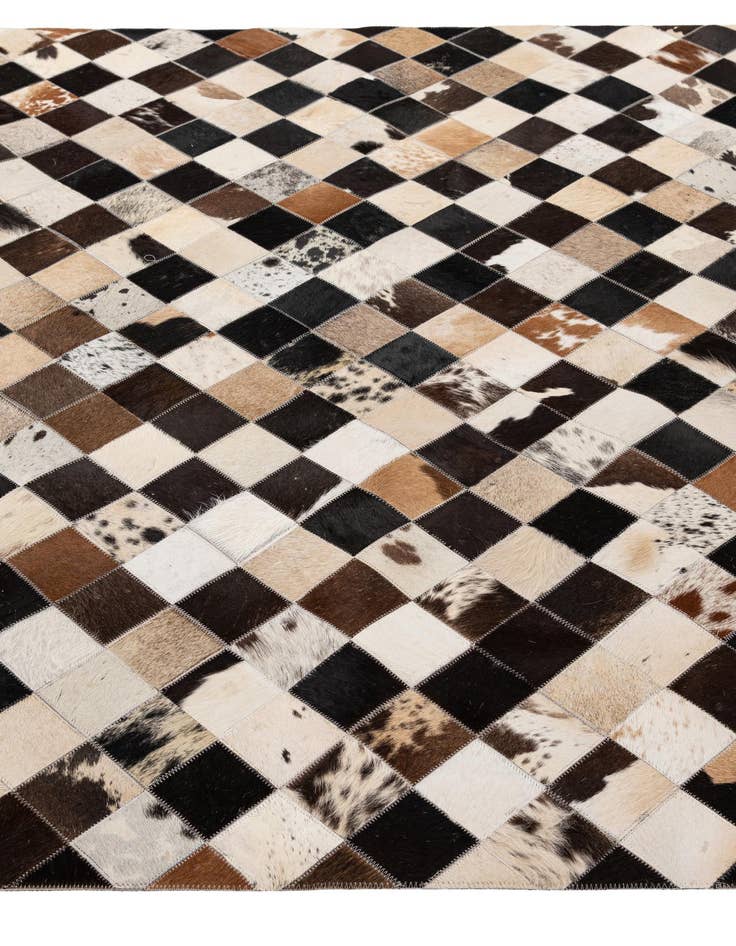 Detail image of 5' 1 x 8' Cowhide - Patchwork Rug