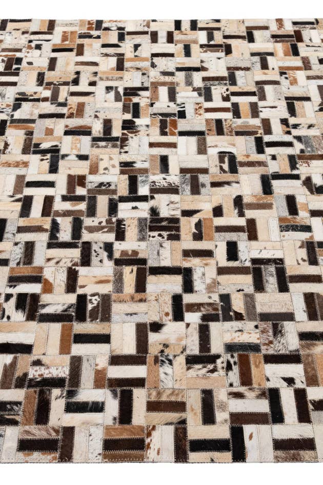 Detail image of 5' 1 x 8' Cowhide - Patchwork Rug