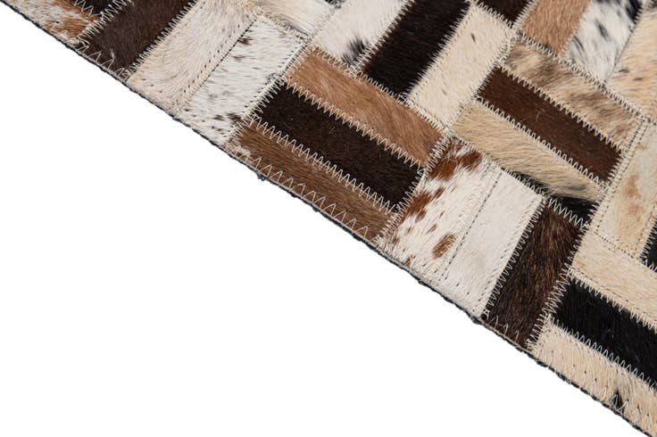 Detail image of 5' 1 x 8' Cowhide - Patchwork Rug
