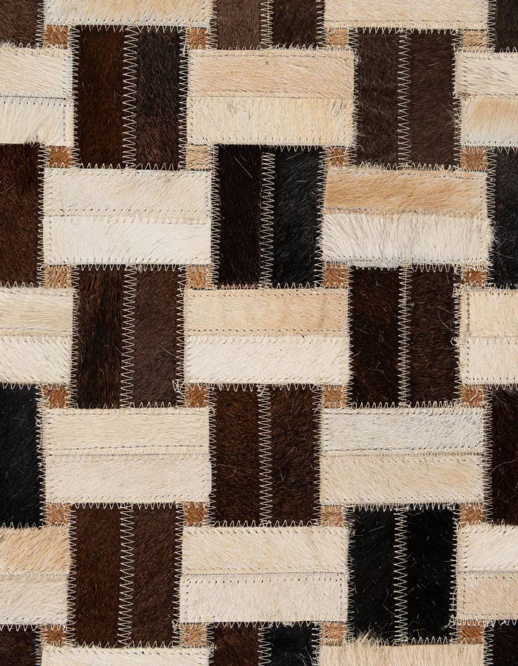 Detail image of 5' x 7' 11 Cowhide - Patchwork Rug