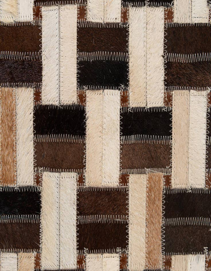 Detail image of 5' x 7' 11 Cowhide - Patchwork Rug