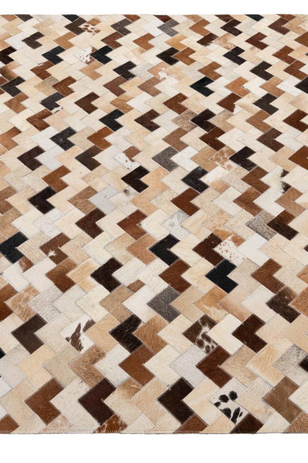 Detail image of 5' 1 x 7' 11 Cowhide - Patchwork Rug