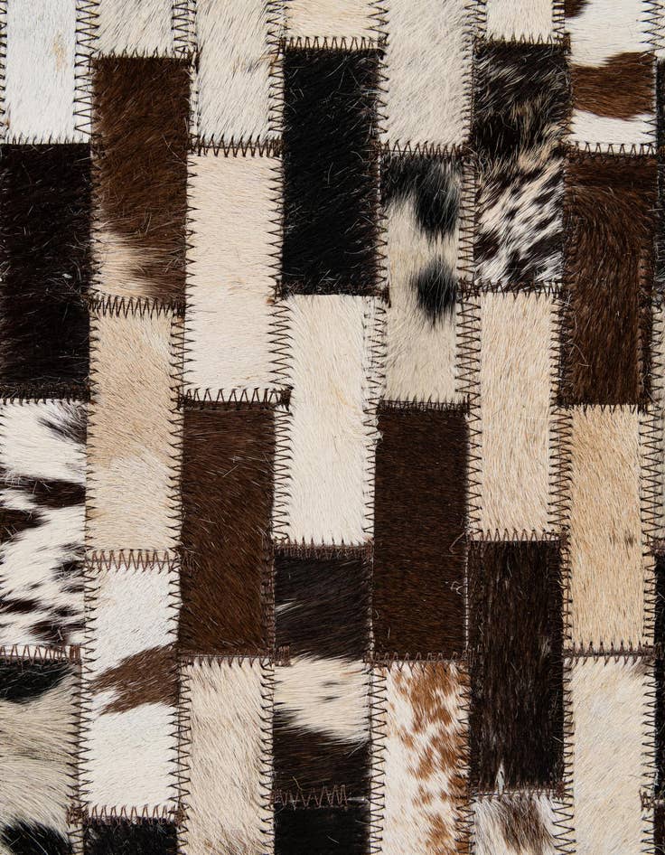 Detail image of 5' 2 x 7' 10 Cowhide - Patchwork Rug
