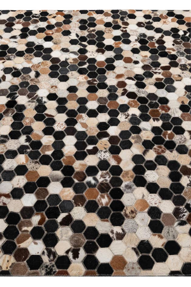Detail image of 5' 1 x 7' 11 Cowhide - Patchwork Rug