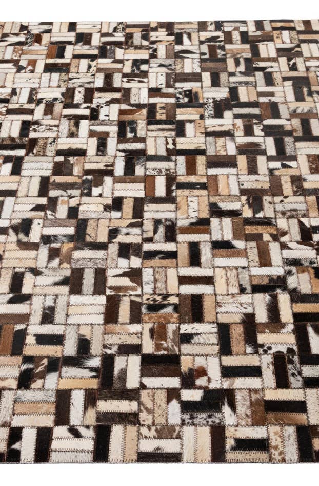 Detail image of 5' 1 x 8' Cowhide - Patchwork Rug