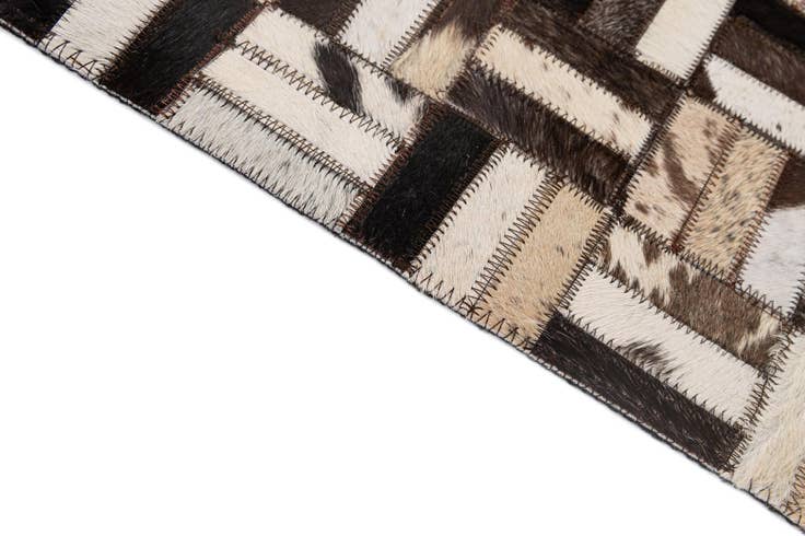 Detail image of 5' 1 x 8' Cowhide - Patchwork Rug