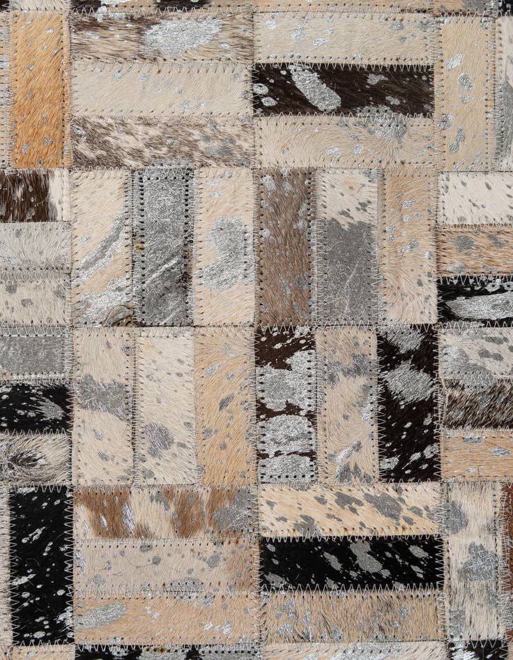 Detail image of 5' x 7' 11 Cowhide - Patchwork Rug