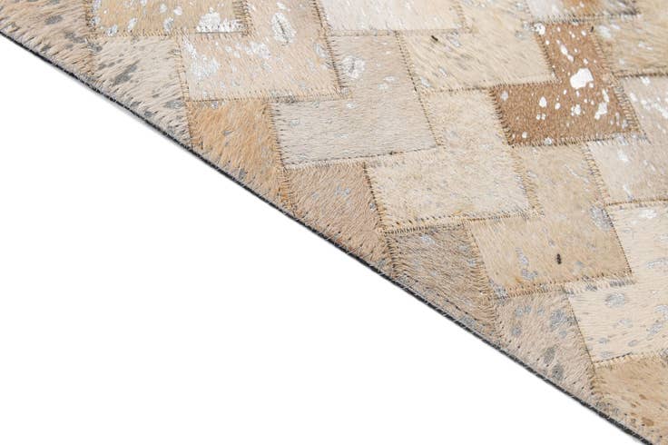 Detail image of 5' x 7' 11 Cowhide - Patchwork Rug