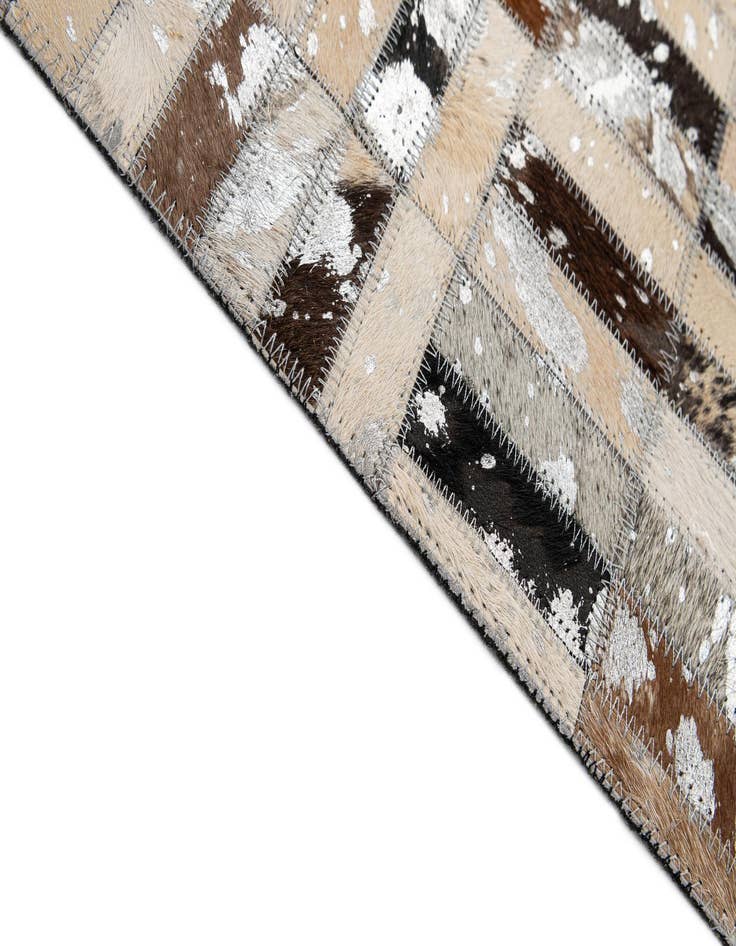 Detail image of 5' 1 x 7' 11 Cowhide - Patchwork Rug
