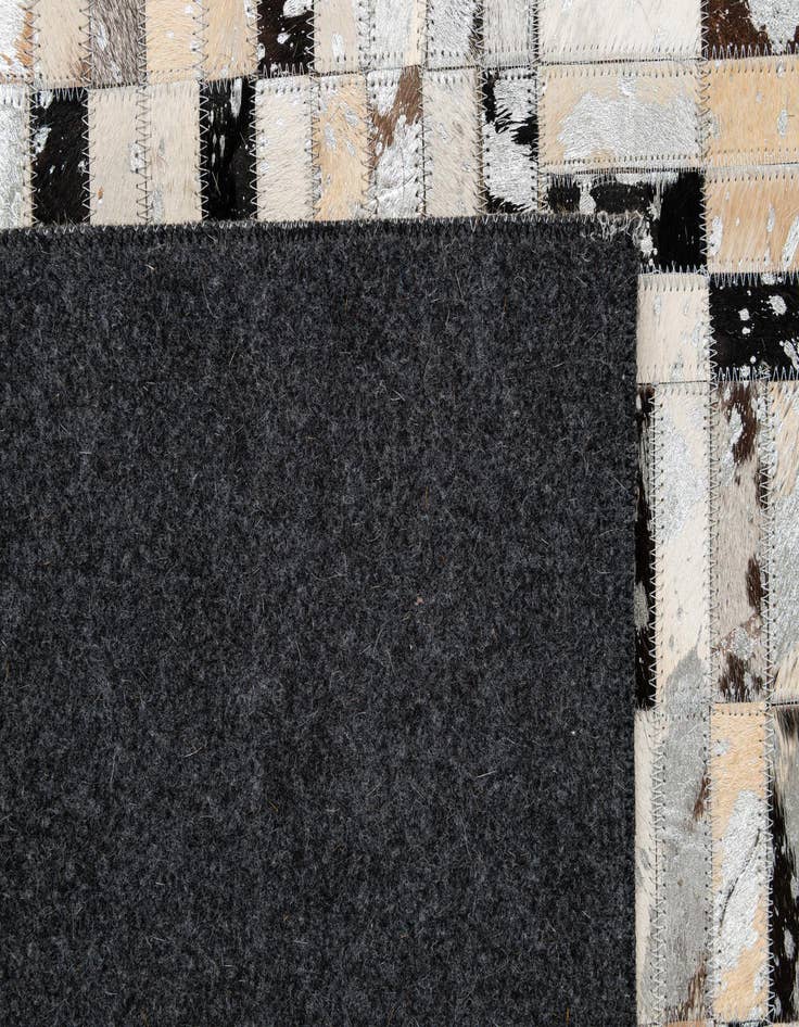 Detail image of 5' 1 x 7' 11 Cowhide - Patchwork Rug