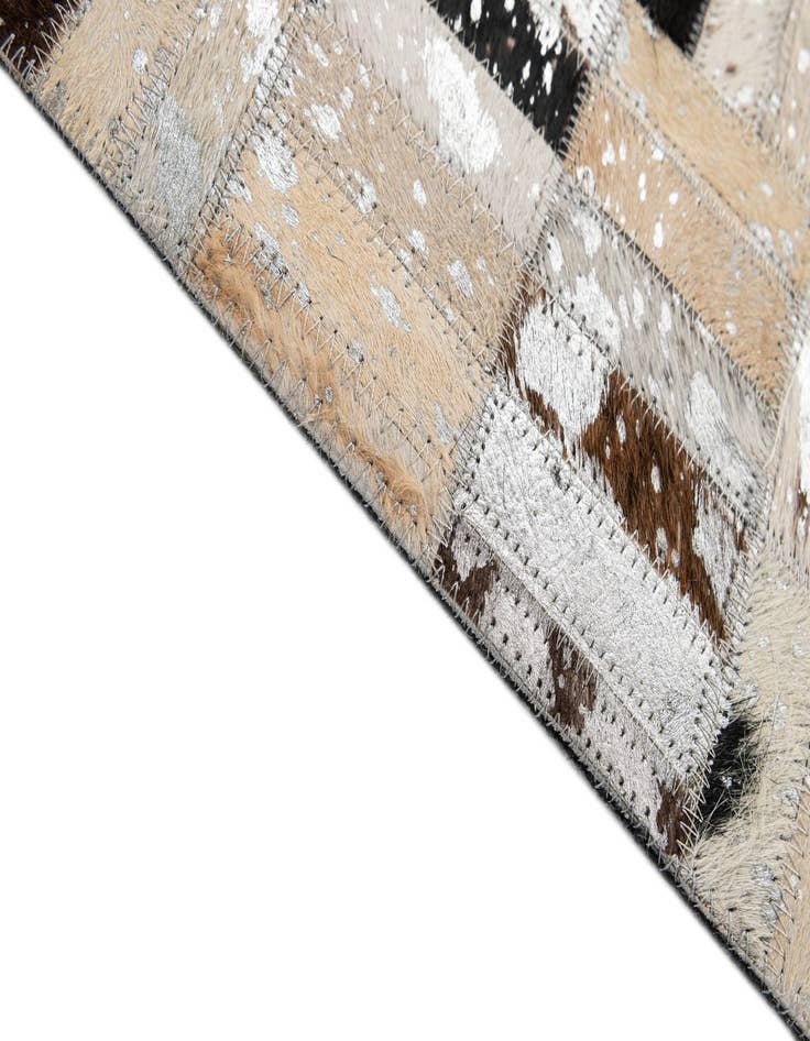 Detail image of 5' x 7' 11 Cowhide - Patchwork Rug