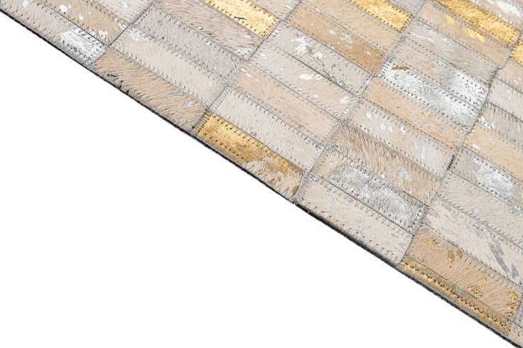Detail image of 5' 1 x 8' 3 Cowhide - Patchwork Rug