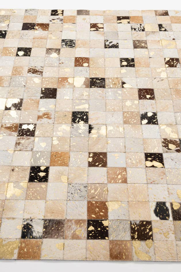 Detail image of 5' 1 x 8' Cowhide - Patchwork Rug