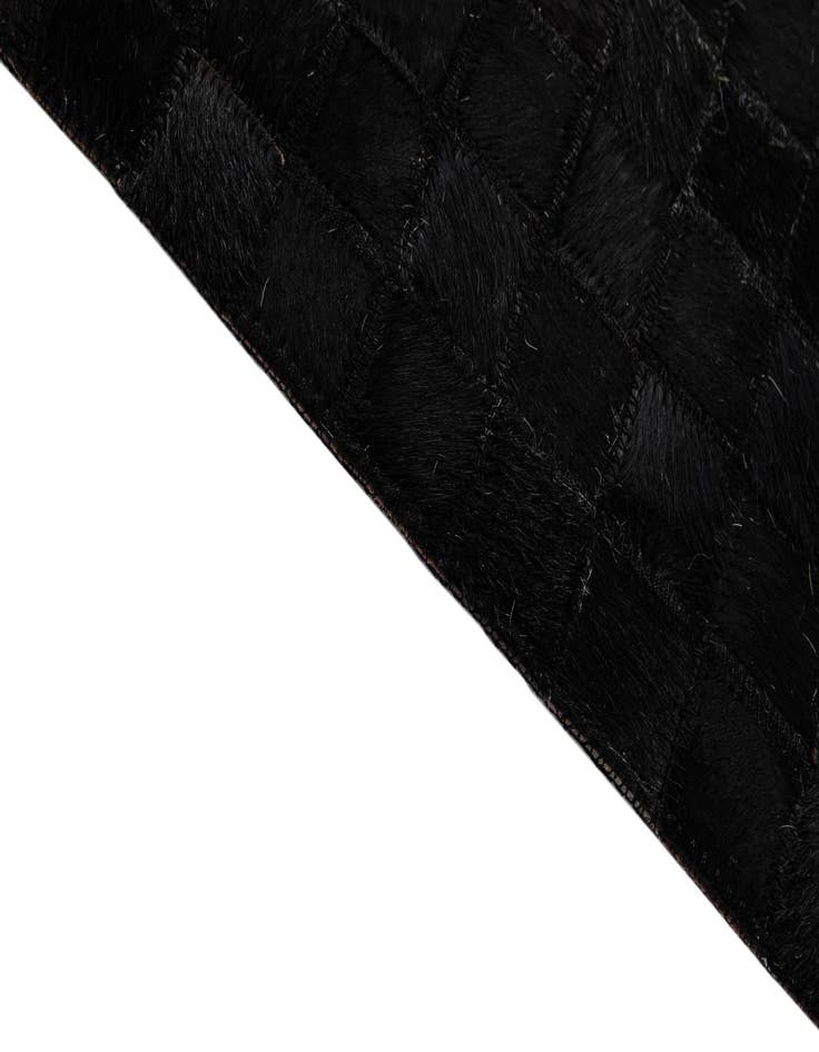 Detail image of 5' 1 x 8' Cowhide - Patchwork Rug