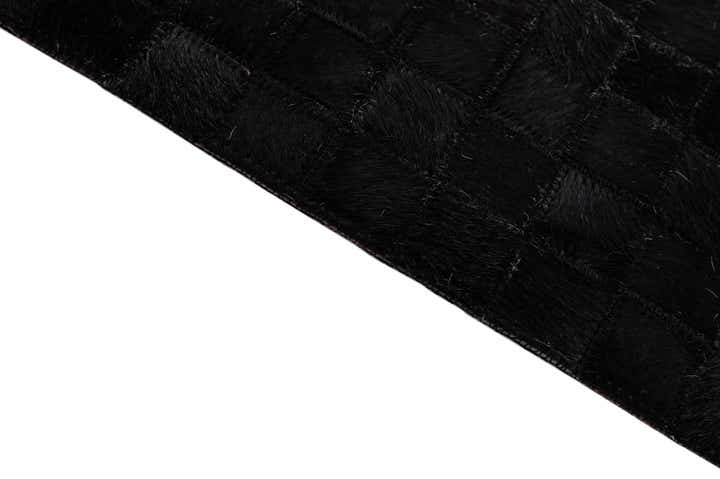 5' 1 x 8' Cowhide - Patchwork Rug