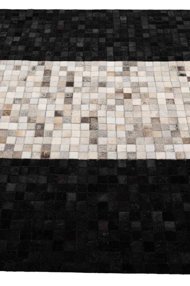 Detail image of 5' 1 x 8' Cowhide - Patchwork Rug