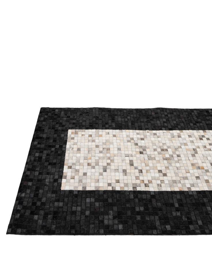 Detail image of 5' x 7' 10 Cowhide - Patchwork Rug