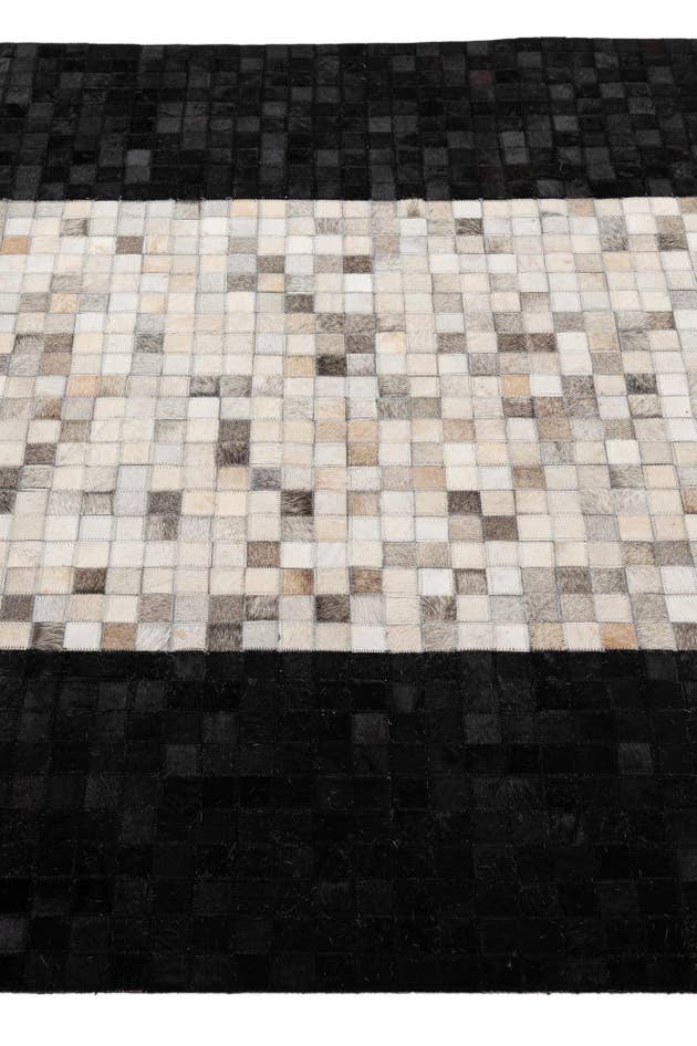 Detail image of 5' x 7' 10 Cowhide - Patchwork Rug