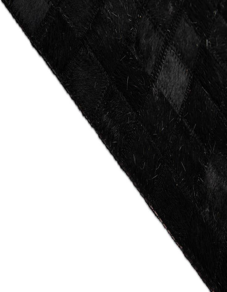 Detail image of 5' x 7' 10 Cowhide - Patchwork Rug