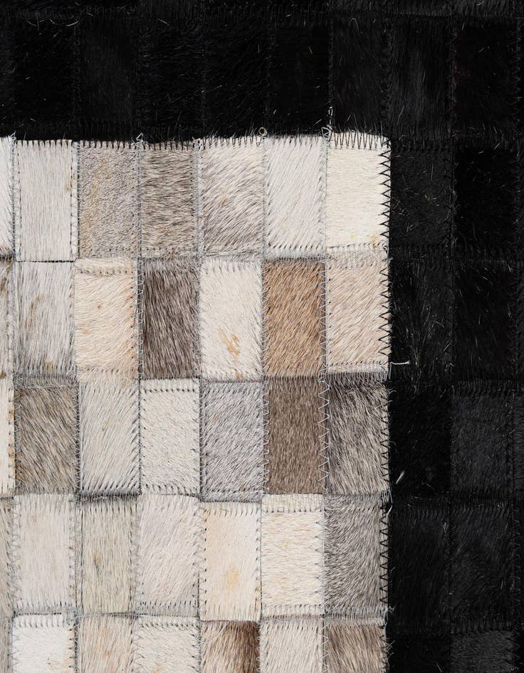 Detail image of 5' x 7' 10 Cowhide - Patchwork Rug