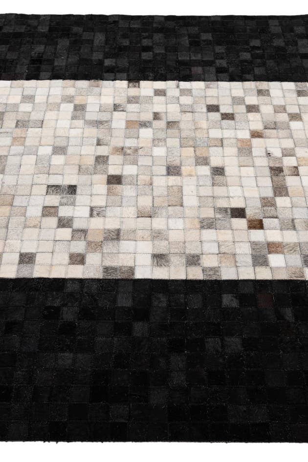 Detail image of 5' 1 x 7' 11 Cowhide - Patchwork Rug