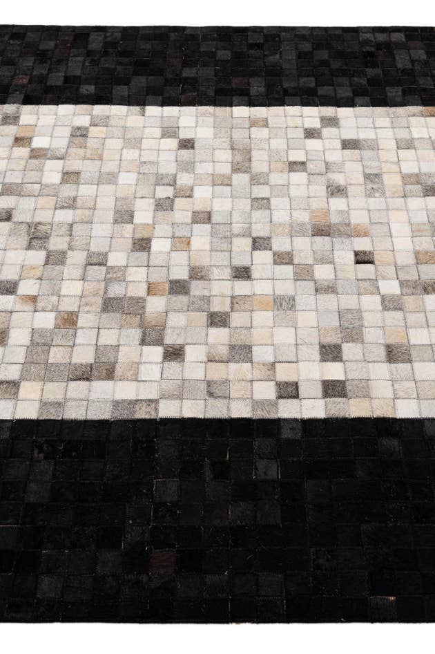 Detail image of 5' x 7' 10 Cowhide - Patchwork Rug